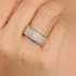 AN-01939 ANEL BANHADO A OURO 18K COM DESIGN RETANGULAR E SUPERFÍCIE CRAVEJADA