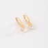 AQ-00156 BRINCO ARGOLINHA CLICK BANHADO A OURO 18K COM PINGENTES DE ZIRCÔNIAS CORAÇÃO