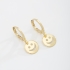 AQ-00228 BRINCO INFANTIL BANHADO A OURO 18K EM FORMATO DE CARINHA SMILE
