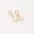 AQ-00246 BRINCO BANHADO A OURO 18K COM ARGOLA COM MINI ESFERAS E PÉROLA PENDENTE 10 MM