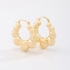 AT-00095 BRINCO BANHADO A OURO 18K EM FORMATO DE ARGOLA COM DESIGN ORGÂNICO E VOLUMOSO