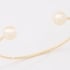 BL-00117 BRACELETE BANHADO A OURO 18K COM PÉROLAS NAS EXTREMIDADES E DESIGN MINIMALISTA