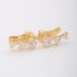 BR-00041 BRINCO BANHADO A OURO 18K ESTILO EAR CUFF COM ZIRCÔNIAS TRIANGULARES
