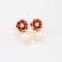 BR-00822 BRINCO BANHADO A OURO 18K COM DESIGN EM FLOR CRAVEJADA EM PEDRAS E PÉROLA PENDENTE