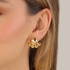 BR-01114 BRINCO BANHADO A OURO 18K COM DESIGN EM BOLA CENTRAL E DETALHES EM MINI ESFERAS.
