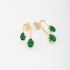 BR-02174 BRINCO BANHADO A OURO 18K COM DESIGN MODERNO E PEDRAS EM FORMATO DE GOTA.