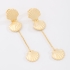 BR-03026 BRINCO BANHADO A OURO 18K COM DESIGN EM FORMATO DE CONCHAS E CORRENTE DELICADA
