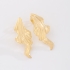 BR-03065 BRINCO BANHADO A OURO 18K COM DESIGN ORGÂNICO EM FORMATO DE FOLHAS