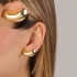 BR-03095 BRINCO BANHADO A OURO 18K COM DESIGN ORGÂNICO