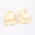 BR-03124 BRINCO BANHADO A OURO 18K COM DESIGN ORGÂNICO.