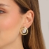BRM-02289 BRINCO BANHADO A OURO 18K COM DESIGN CIRCULAR E DETALHE CENTRAL BANHADO A RÓDIO