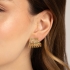 BX-0085 BRINCO BANHADO A OURO 18K  EAR HOOK COM DESIGN EM LEQUE E DETALHES EM ZIRCÔNIAS COLORIDAS