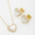 CJ-00254 CONJUNTO BANHADO A OURO 18K COM PINGENTE E BRINCOS EM FORMATO DE CORAÇÃO