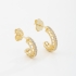 DAGL-0001 BRINCO ARGOLA BANHADO A OURO 18K COM DETALHES EM ZIRCÔNIAS E DESIGN VAZADO