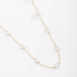 GR-00015 COLAR BANHADO A OURO 18K COM CORRENTE DELICADA E MINI CORAÇÕES EM PÉROLA