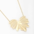 GR-01265 COLAR BANHADO A OURO 18K COM PINGENTE EM FORMATO DE FOLHAS COM DESIGN ORGÂNICO
