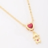 GR-01333 COLAR COM PINGENTE DE MENININHA E DETALHE DE CORAÇÃO