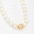 GR-01765 COLAR BANHADO A OURO 18K COM PÉROLAS DE 8 MM E ESFERA VAZADA CENTRAL