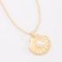 GR-02240 COLAR BANHADO A OURO 18K COM PINGENTE EM FORMATO DE CONCHA E DETALHE CENTRAL EM PÉROLA