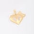 OUTPGR-0619 PINGENTE BANHADO A OURO 18K EM FORMATO DE CORAÇÃO COM DETALHE DE PEGADAS E LAÇO