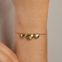 PU-00608 PULSEIRA BANHADA A OURO 18K MODELO GRAVATA COM CORRENTE VENEZIANA E PINGENTES DE CORAÇÃO POLIDO
