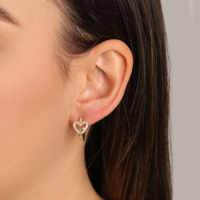 AC-0743 BRINCO BANHADO A OURO 18K DE ARGOLA COM CORAÇÃO CRAVEJADO EM ZIRCONIA