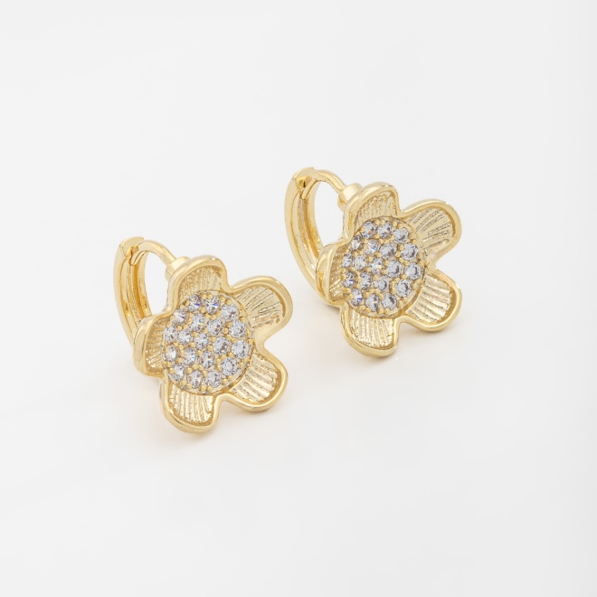 AC-0801 -BRINCO BANHADO A OURO 18K DE FLOR COM DETALHES CRAVEJADOS EM ZIRCÔNIAS