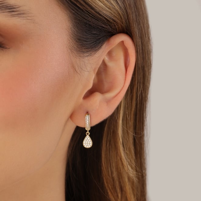 AC-1099-BRINCO ARGOLA BANHADO A OURO 18K COM PINGENTE EM GOTA CRAVEJADO