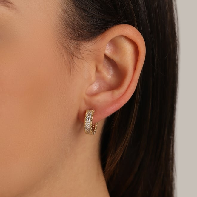 ACX-0003 BRINCO ARGOLA BANHADO A OURO 18K COM TRIPLA FILEIRA CRAVEJADA EM ZIRCÔNIAS