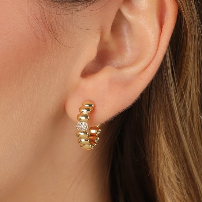 AGL-00025 BRINCO BANHADO A OURO 18K DE ARGOLA COM DETALHE EM ZIRCÔNIAS