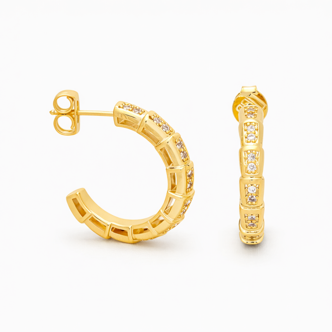AGL-00064 BRINCO BANHADO A OURO 18K EM FORMATO DE ARGOLA COM DETALHES EM ZIRCÔNIAS