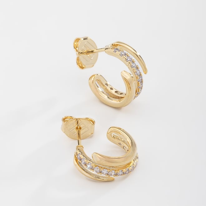 AGL-00105 BRINCO BANHADO A OURO 18K EM FORMATO DE ARGOLA COM DETALHES EM ZIRCÔNIAS
