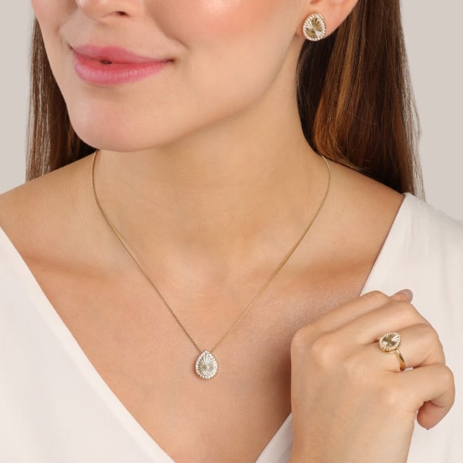 CJ-00384 CONJUNTO BANHADO A OURO 18K COM PINGENTE E BRINCOS EM FORMATO DE GOTA