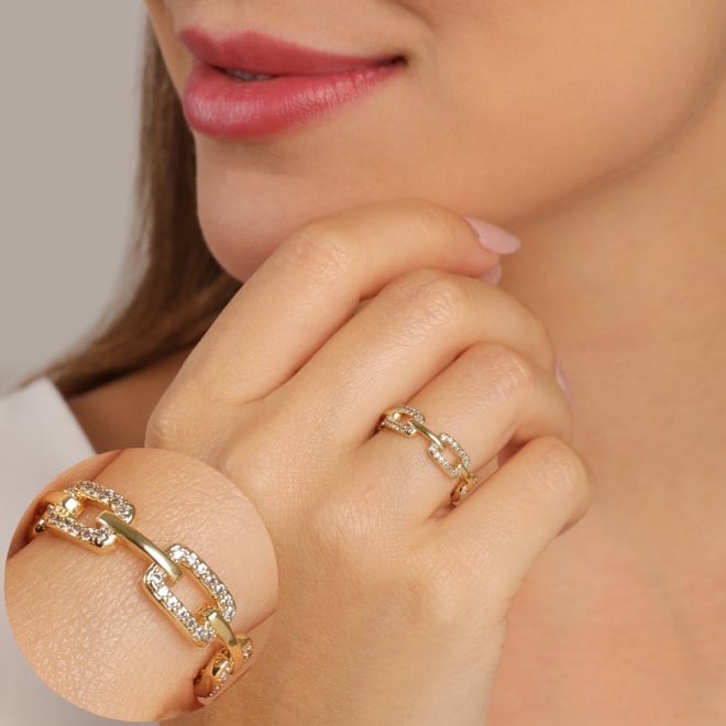 AN-01885 ANEL BANHADO A OURO 18K COM DESIGN EM ELOS ENTRELAÇADOS CRAVEJADOS
