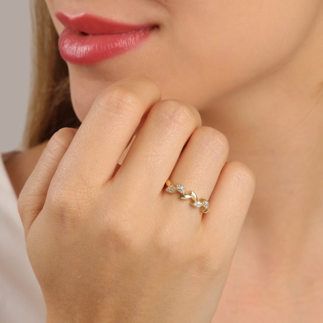 AN-01969 ANEL BANHADO A OURO 18K COM DESIGN DE RAMOS E DETALHES EM ZIRCÔNIAS