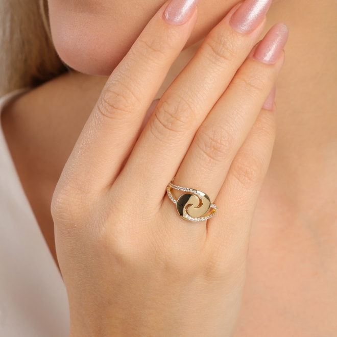 AN-01974 ANEL BANHADO A OURO 18K COM DESIGN ESPIRAL MODERNO