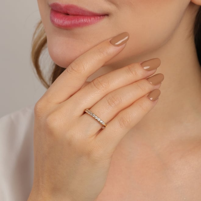 AP-0011 ANEL BANHADO A OURO 18K COM DETALHES CRAVEJADOS EM ZIRCÔNIAS
