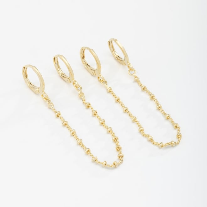 AQ-00224 ARGOLA COM CORRENTE TRABALHADA EM DETALHES TEXTURIZADOS