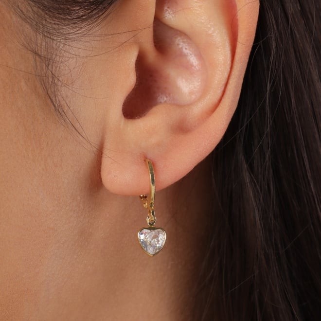 AQ-00270 BRINCO ARGOLA BANHADO A OURO 18K COM PINGENTE DE CORAÇÃO EM ZIRCÔNIA
