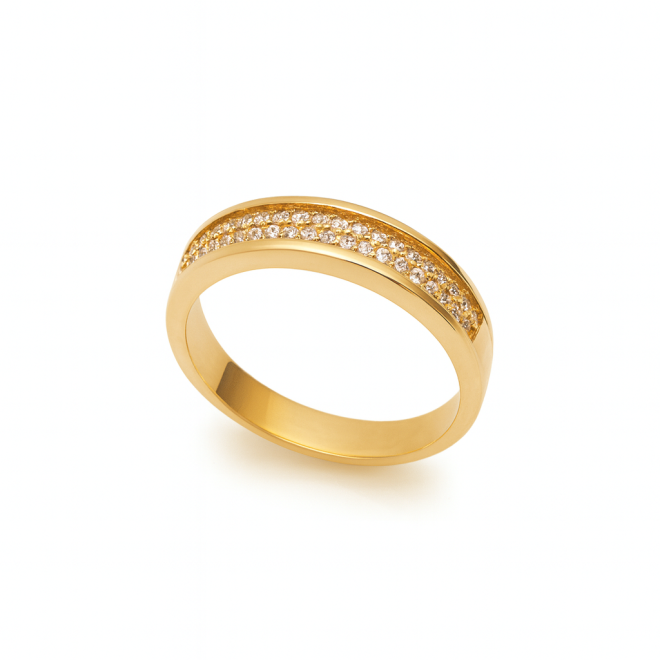 AX-00119 ANEL BANHADO A OURO 18K COM DESIGN CLÁSSICO E FAIXA CENTRAL EM ZIRCÔNIAS,