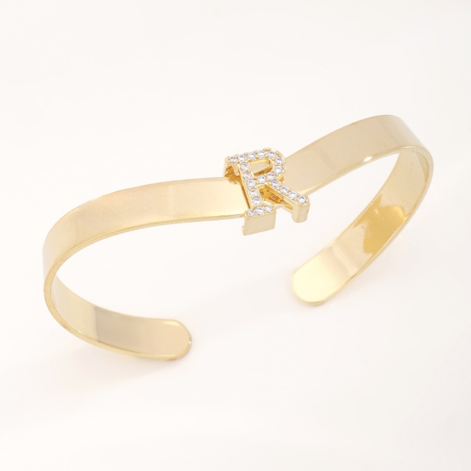 BL-00089 BRACELETE BANHADO A OURO 18K COM DETALHE DE LETRA CRAVEJADA EM ZIRCÔNIAS
