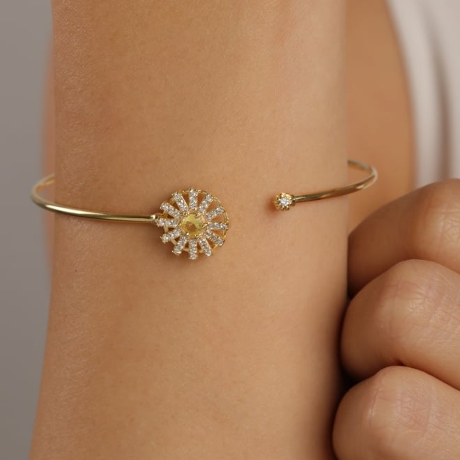 BL-00126-BRACELETE ABERTO COM FLOR CRAVEJADA EM ZIRC&Ocirc;NIAS