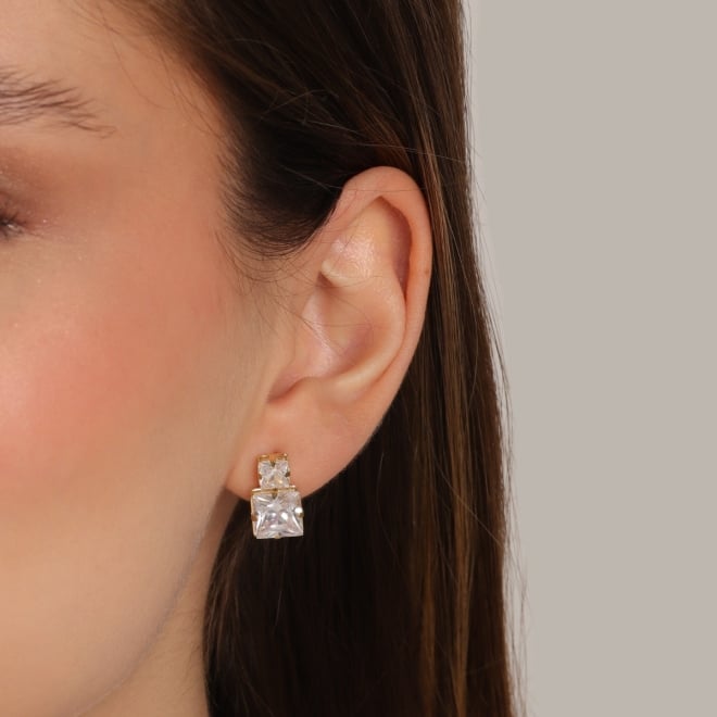BR-00049 BRINCO BANHADO A OURO 18K COM DUPLA ZIRCONIA EM FORMATO QUADRADO 