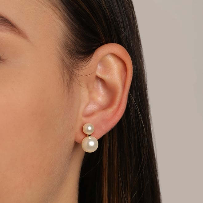 BR-00305 BRINCO BANHADO A OURO 18K COM DESIGN DUPLO E DETALHES EM PÉROLA