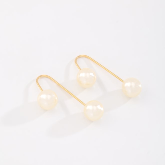 BR-00311 BRINCO BANHADO A OURO 18K COM DESIGN MODERNO E DETALHES EM PÉROLAS