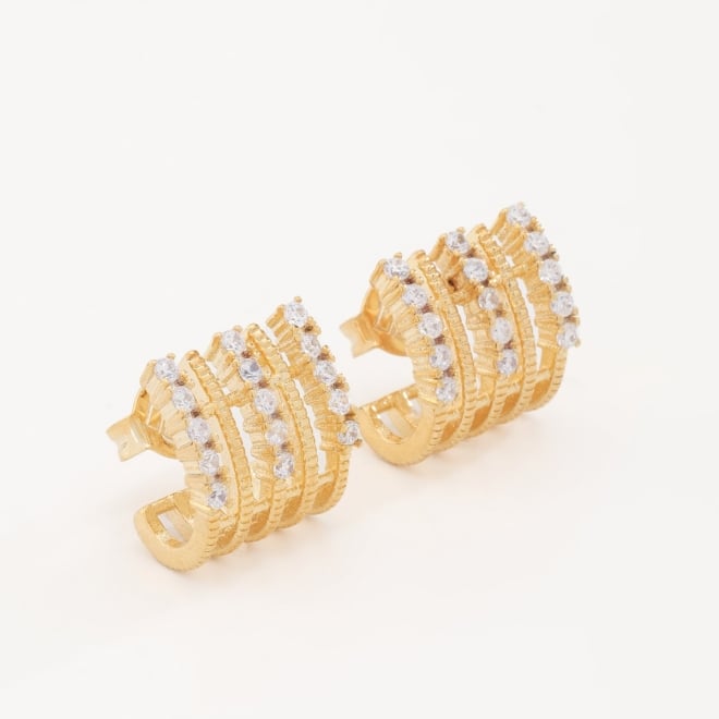 BR-00338 BRINCO BANHADO A OURO 18K TIPO EAR HOOK COM DESIGN CURVO E DETALHES CRAVEJADOS EM ZIRCÔNIAS