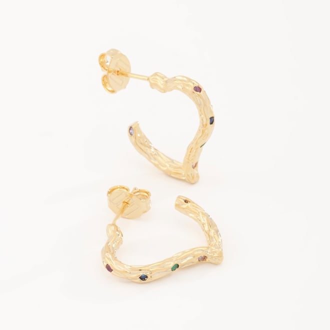 BR-00522 BRINCO BANHADO A OURO 18K EM FORMATO ARGOLA DE CORAÇÃO