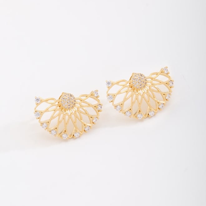 BR-00808 BRINCO BANHADO A OURO 18K COM DESIGN EM LEQUE FLORAL E DETALHES CRAVEJADOS EM ZIRCÔNIAS