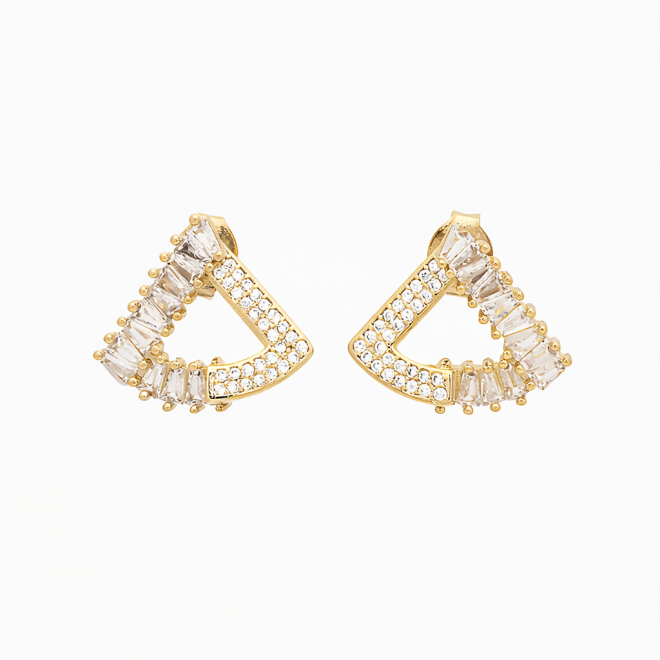 BR-00846 BRINCO BANHADO A OURO 18K COM DESIGN GEOMÉTRICO TRIANGULAR