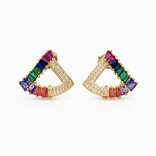 BR-00901 BRINCO BANHADO A OURO 18K COM DESIGN GEOMÉTRICO EM FORMATO TRIANGULAR